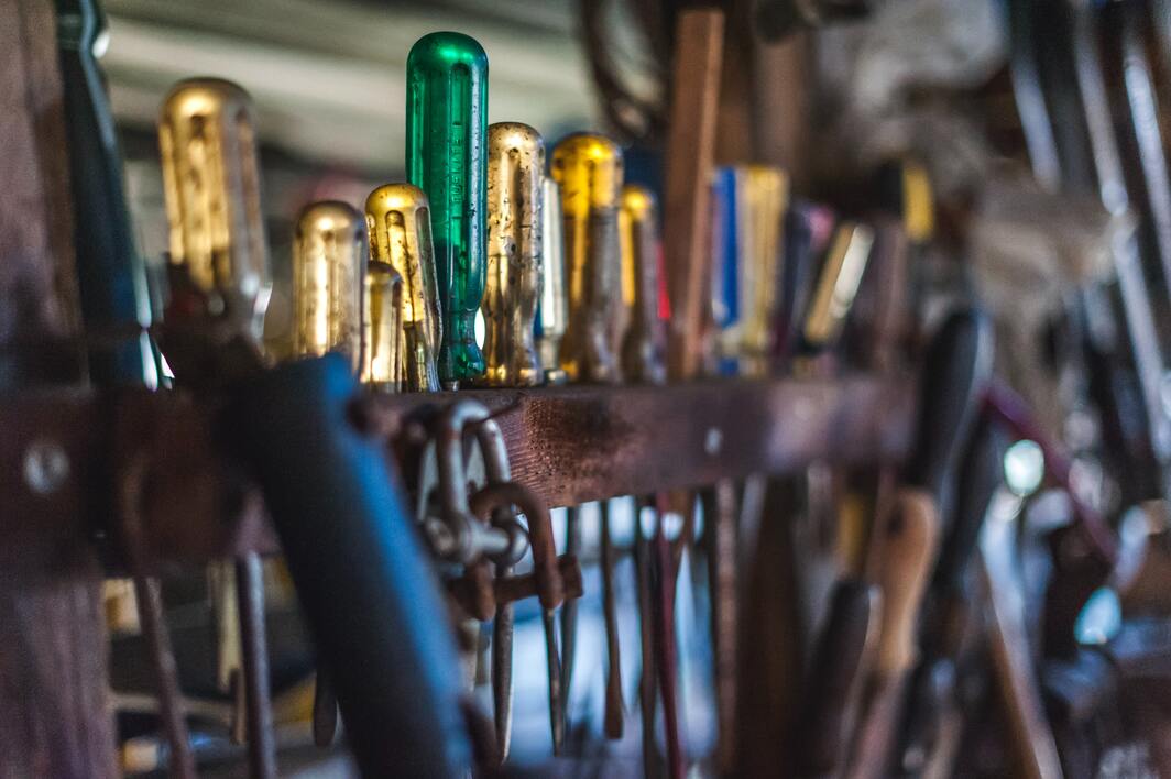 home-repairs-and-maintenance-everythingwithatwist-01